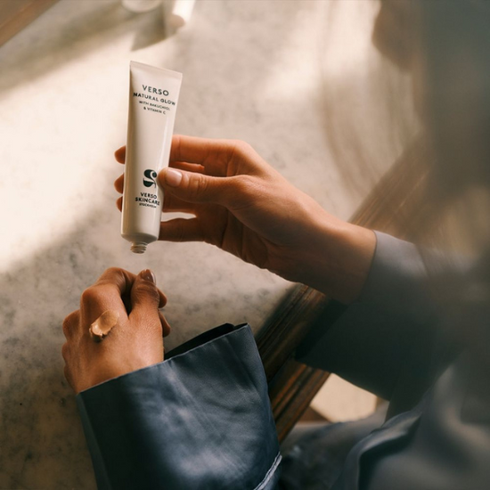 VERSO Natural Glow 40 ml- Krem rozświetlający na dzień z witaminą C i Bakuchiolem