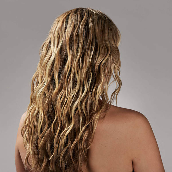 ORIBE Apres Beach Wave and Shine Spray 75 ml - nabłyszczający spray nadający efekt plażowych fal