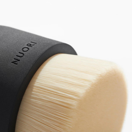 NUORI  Caressing Facial Brush ( Black ) - szczotka do twarzy